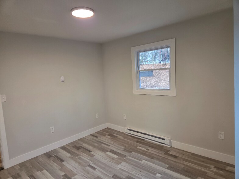 Building Photo - 441 Rutherford Ave