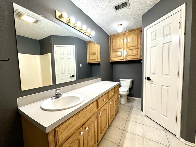 Building Photo - 6106 9th St