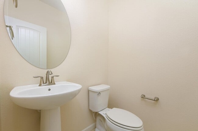 Building Photo - Condo For Lease in Carson City