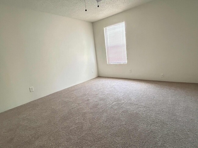 Building Photo - CONTINENTAL PLAZA CONDO