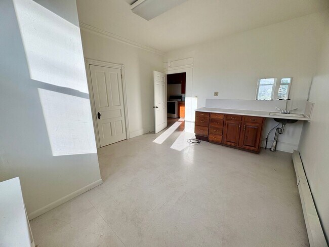 Building Photo - 1 Brown St