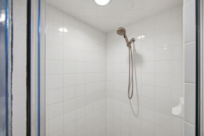 Building Photo - 3/2 Bedroom near Downtown Lakeland