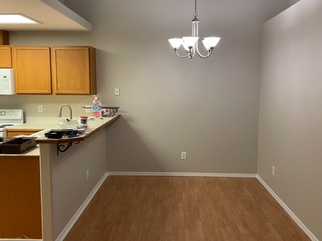 Dining area next to kitchen - 3065 S Ladera Pl