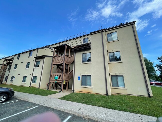 Building Photo - 1 Bedroom Apartment on Linden Ave