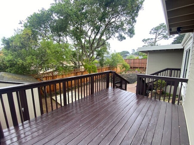 Building Photo - 340 Bishop Ave