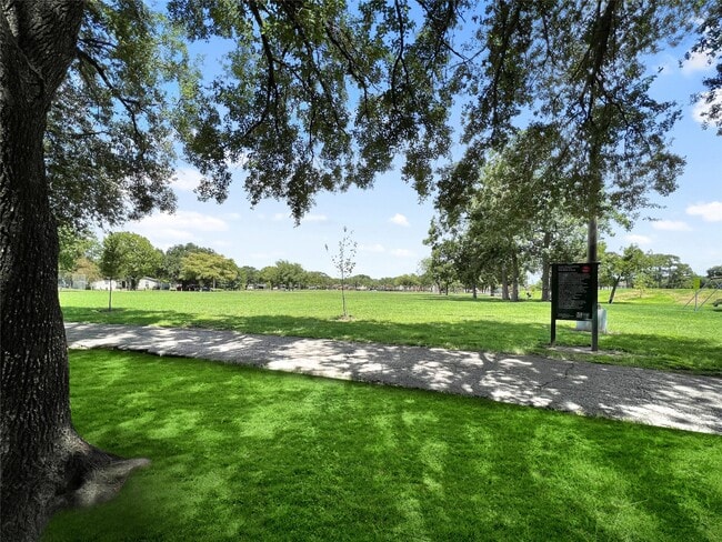 Building Photo - 6347 Limestone St