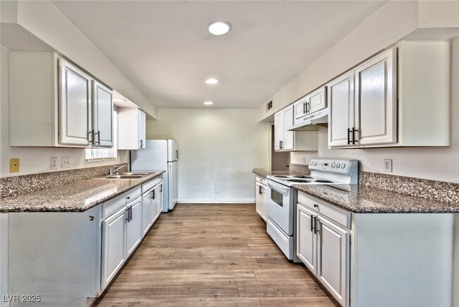 Building Photo - 29 Gold Bar Ct