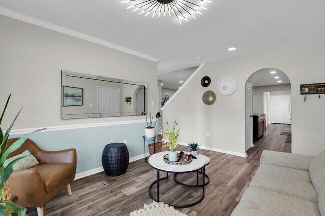 Building Photo - 136 Meadowside Ln