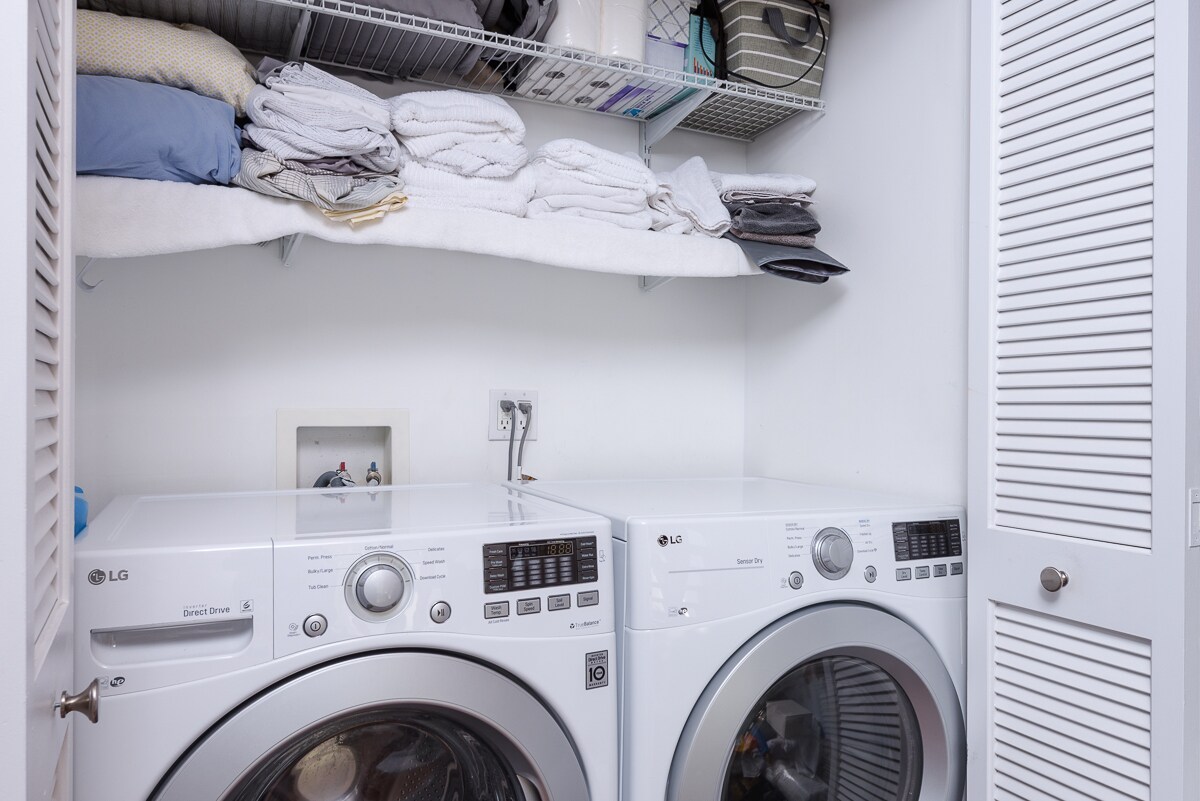 Building Photo - 1513 S Orange Grove Ave