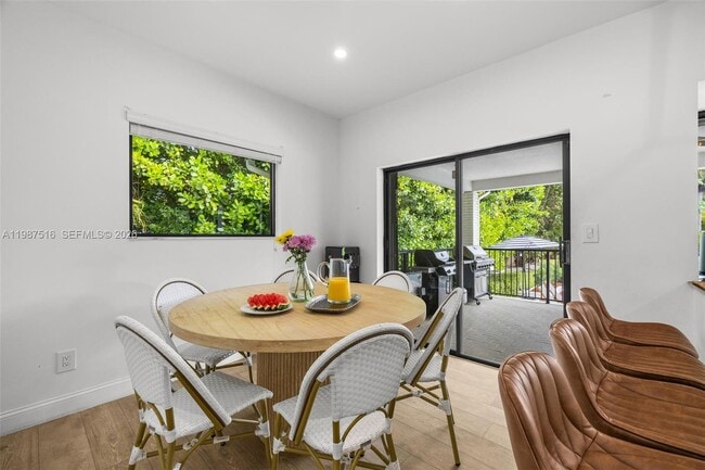 Building Photo - 14615 SW 77th Ct