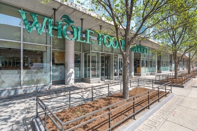 Building Photo - 737 W Washington Blvd