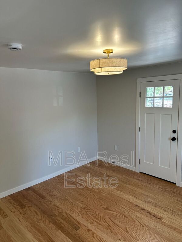 Building Photo - 1338 W Monroe St