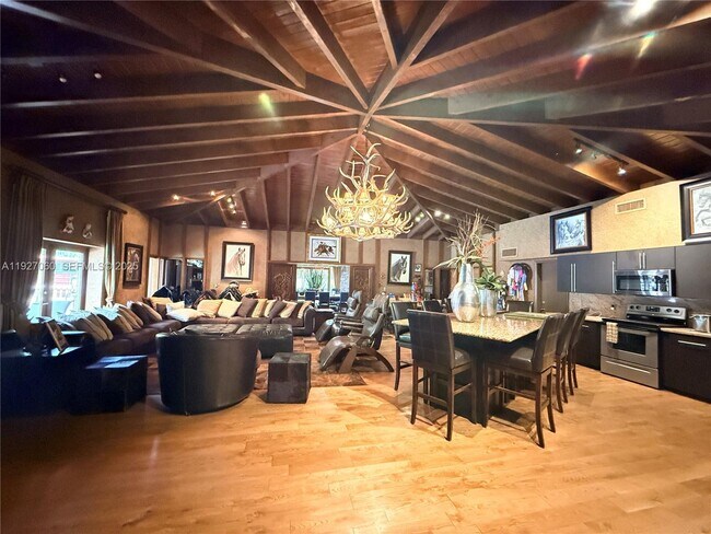 Building Photo - 5877 SW 123rd Ave