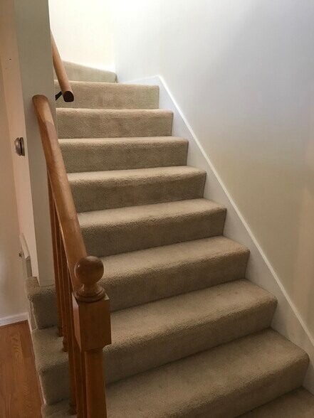 Building Photo - 206 North Rd