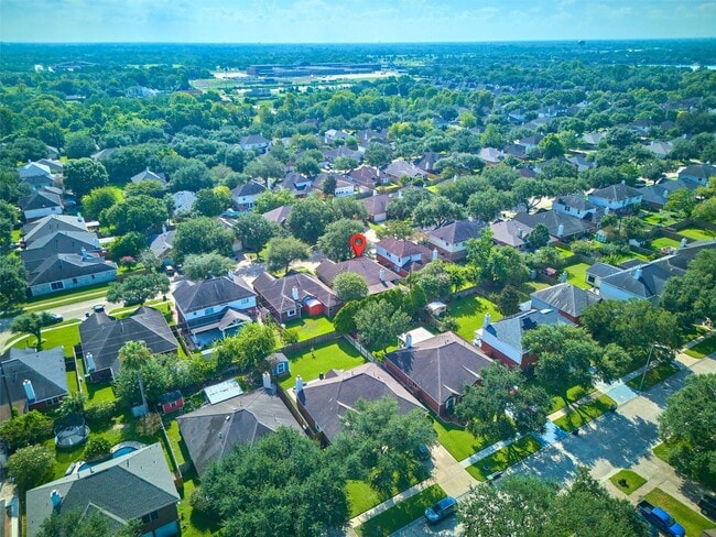 Building Photo - 820 Portsmouth Dr