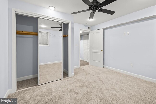 Building Photo - 7637 Seans Terrace