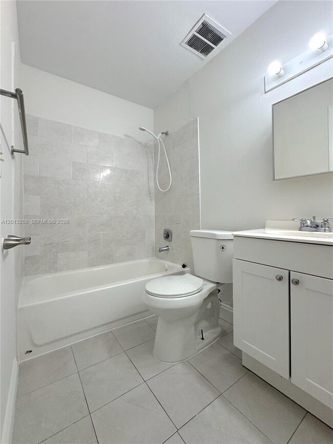Building Photo - 1281 SW 46th Ave