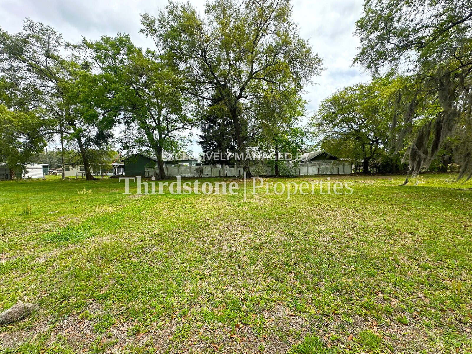 Building Photo - 1727 Lindsey Rd