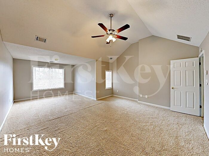 Building Photo - 7053 Bowie Dr