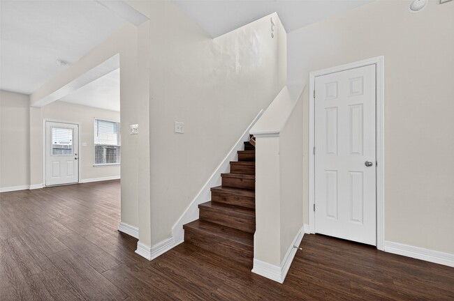 Building Photo - 7507 Legacy Pines Dr