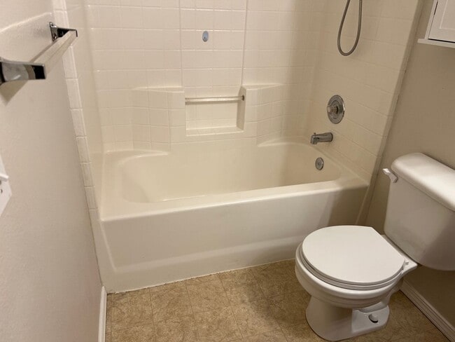 Building Photo - 1bd/1ba Sammamish Condo