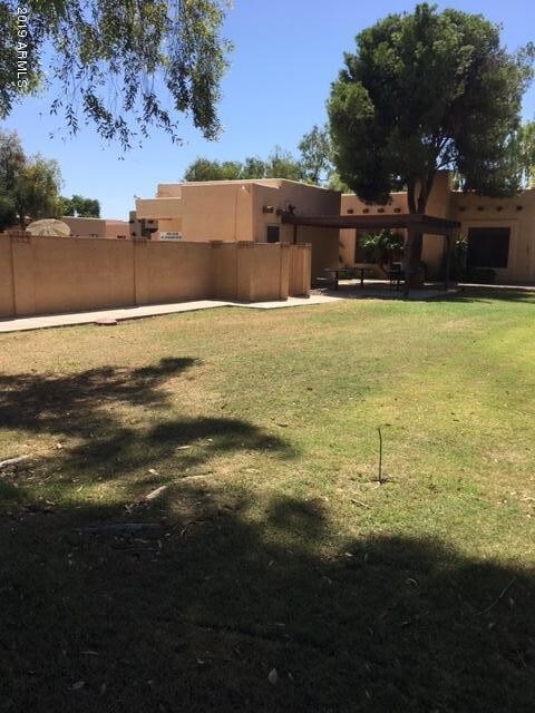 Building Photo - 8940 W Olive Ave