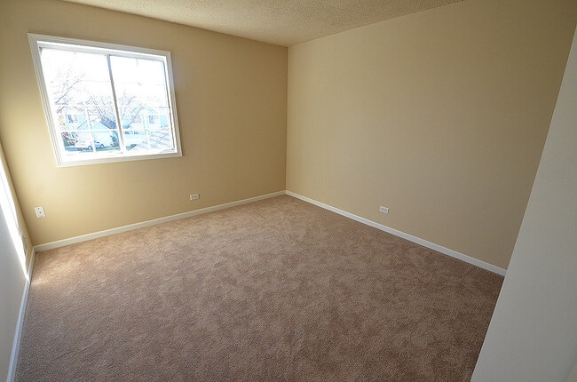 Building Photo - 439 Valley Forge Ct