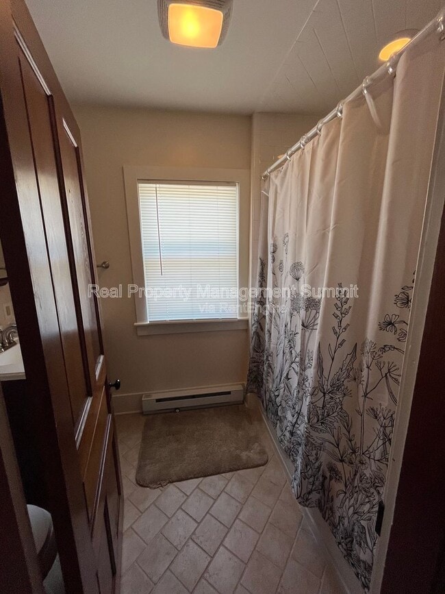 Building Photo - 11 Shady Ln