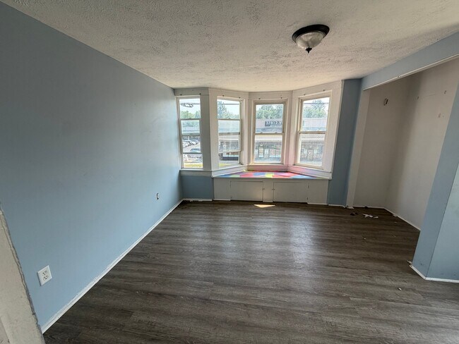 Building Photo - 37805 Vine St