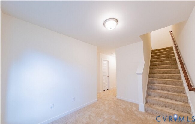 Building Photo - 12201 Dutch Elm Cir