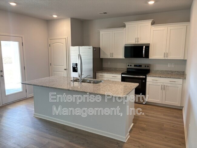 Building Photo - 250 Kipling Dr