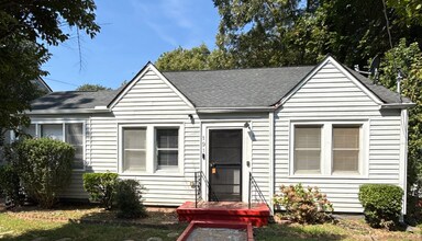 Building Photo - 4 Bed 2 Bath in Atlanta!