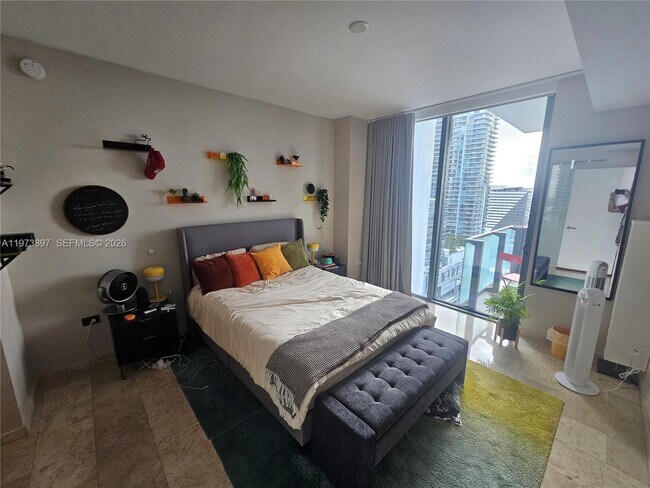 Building Photo - 68 SE 6th St