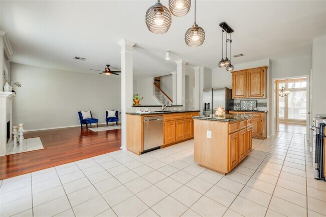 Building Photo - 12414 N Shadow Cove Dr