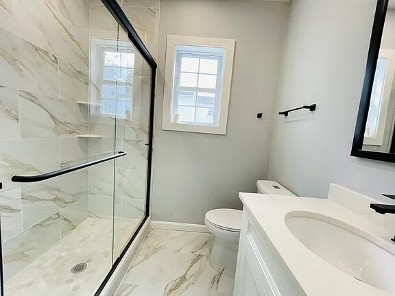 Building Photo - 487 Lincoln St