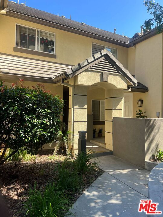 Building Photo - 4600 Don Lorenzo Dr