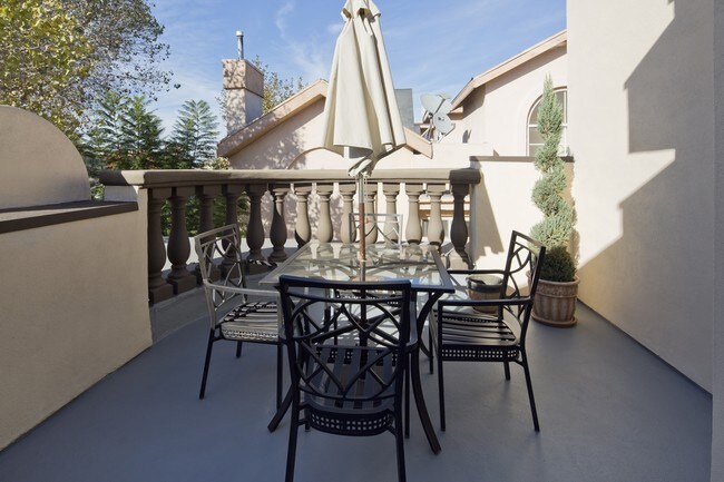 Private Decks - 4320 Laurel Canyon Blvd