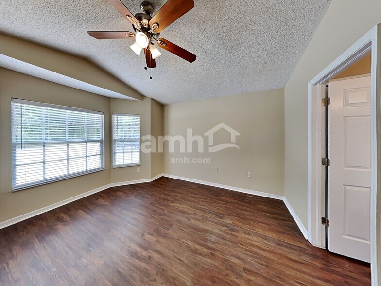 Building Photo - 7011 Silverwood Dr