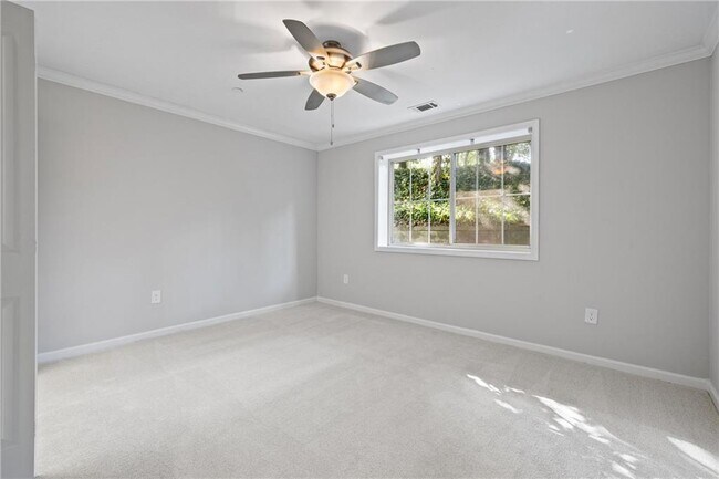 Building Photo - 305 Winding River Dr