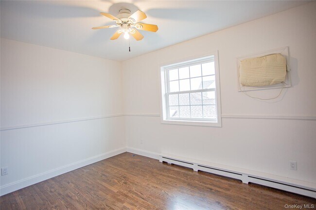 Building Photo - 451 E Pine St