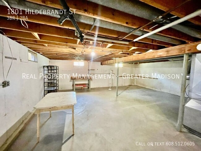 Building Photo - 1801 Hildebrandt St