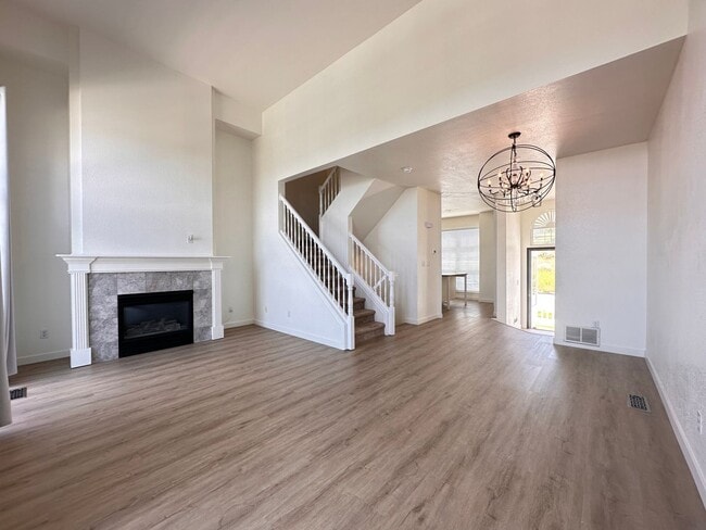 Building Photo - Amazing Townhome with Spectacular Views for Rent in Draper!