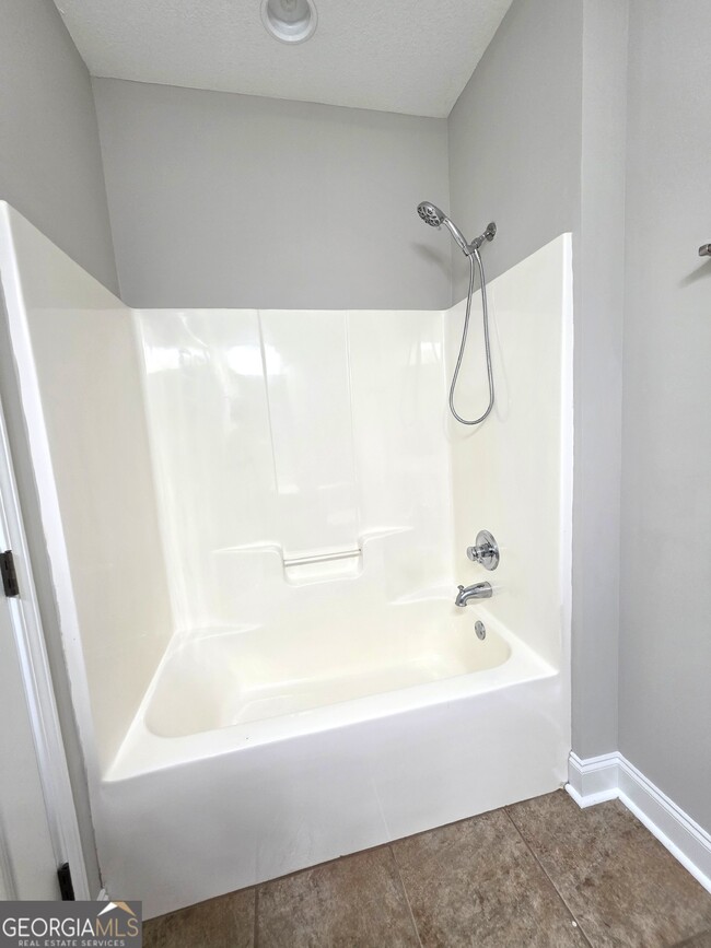 Building Photo - 412 Nandina Ct
