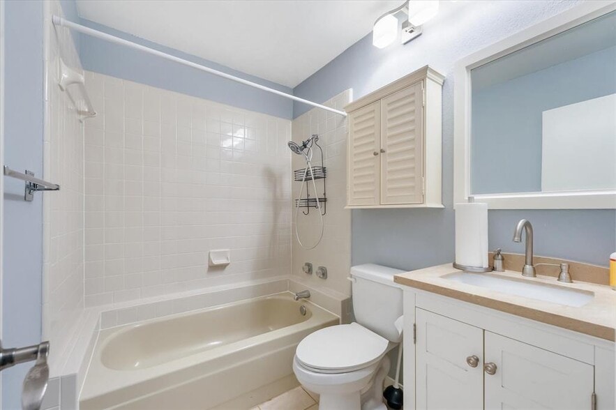 Hallway Restroom - 1301 Memory Ln