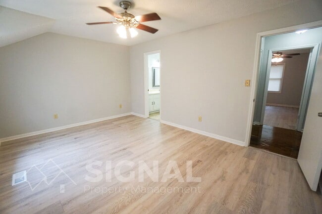Building Photo - 302 Old Rocky Ridge Ln