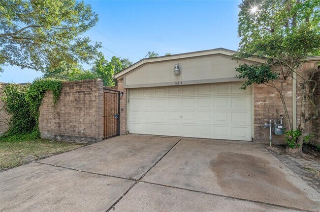 Primary Photo - 10615 Autumn Meadow Ln