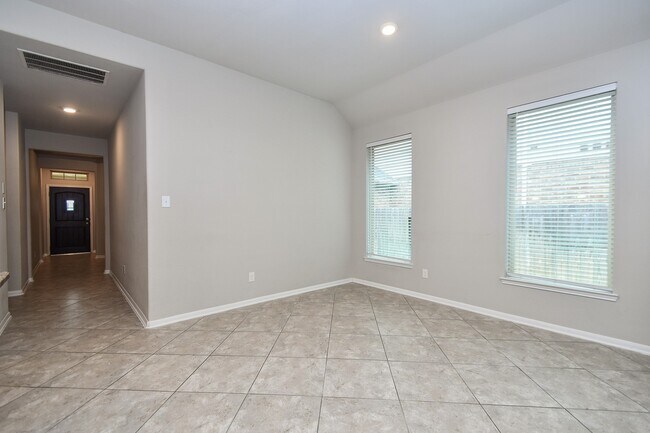 Building Photo - 18522 Hayden Pond Dr