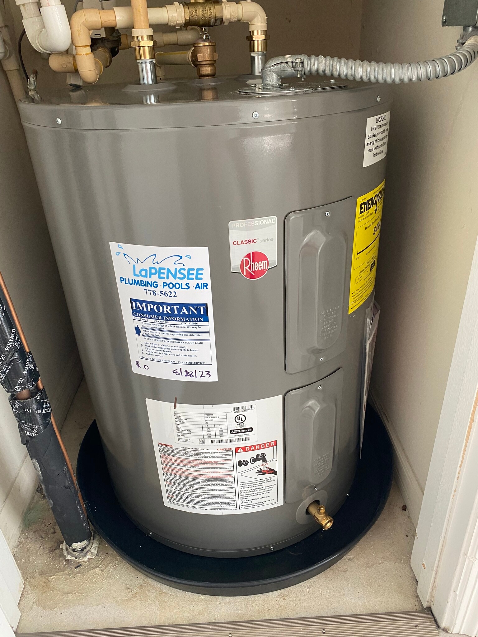 New energy efficient hot water heater - 1025 Villagio Cir