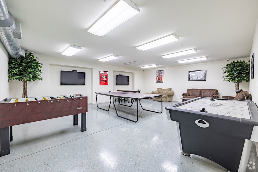 Clubhouse - Stratford Court Apartments