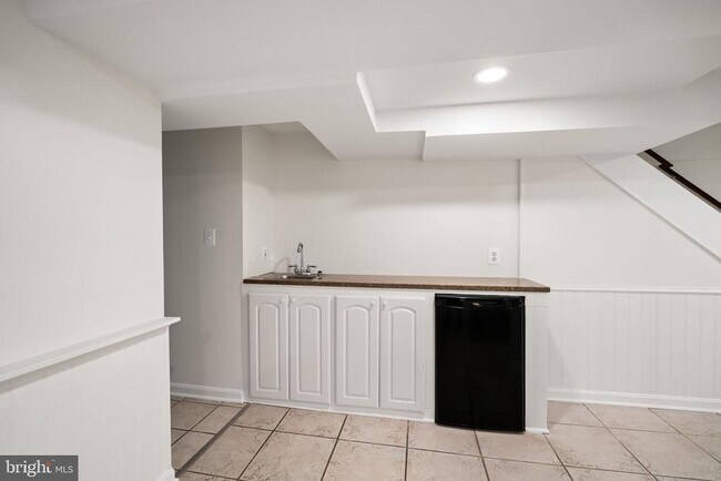 Building Photo - 4008 Rosemary St